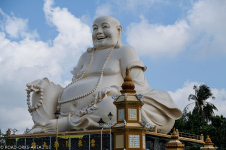 Und ein sitzender Riesen-Buddha