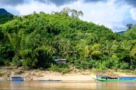 Kleines Dorf am Mekong